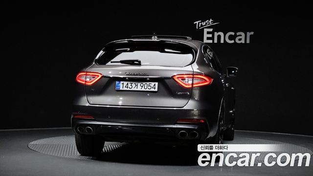 Maserati Levante из Кореи Encar