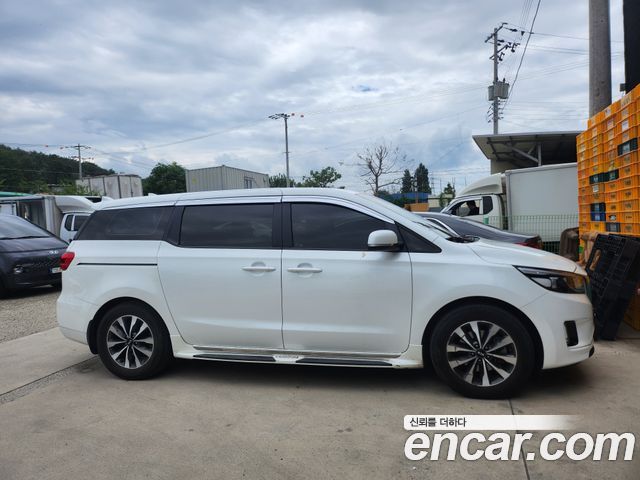 Kia Carnival из Кореи Encar
