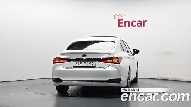Lexus ES Luxury — пробег 120 649 км — фото 4 из 5