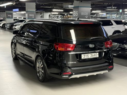 Kia Carnival 9-Seater Prstige — пробег 202 669 км — фото 4 из 5