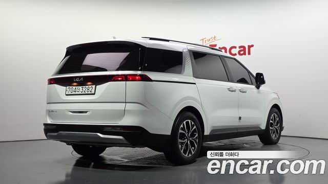Kia Carnival Gasoline 11-Seater Prestige — пробег 12 673 км — фото 2 из 5