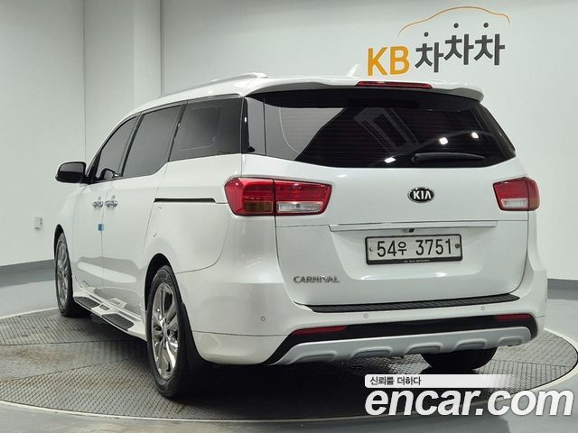 Kia Carnival из Кореи Encar