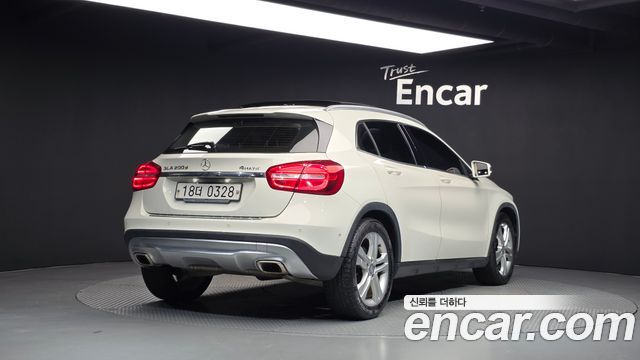 Mercedes-Benz GLA-Class GLA200 d 4MATIC — пробег 99 385 км — фото 2 из 5