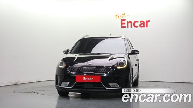 Kia Niro Prestige — пробег 137 235 км — фото 3 из 5