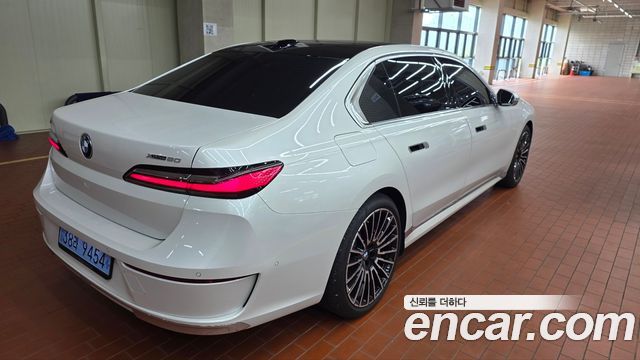 BMW i7 из Кореи Encar