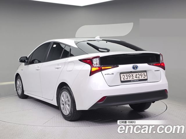 Toyota Prius из Кореи Encar