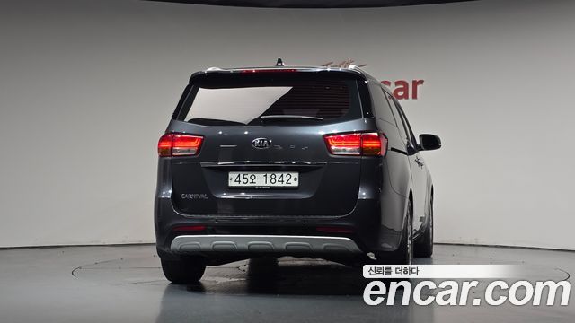 Kia Carnival из Кореи Encar