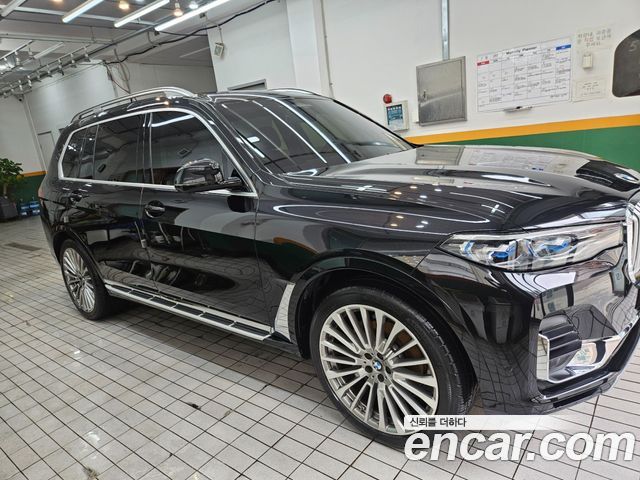 BMW X7 xDrive 40i M Sport 6STR — пробег 30 100 км — фото 5 из 5