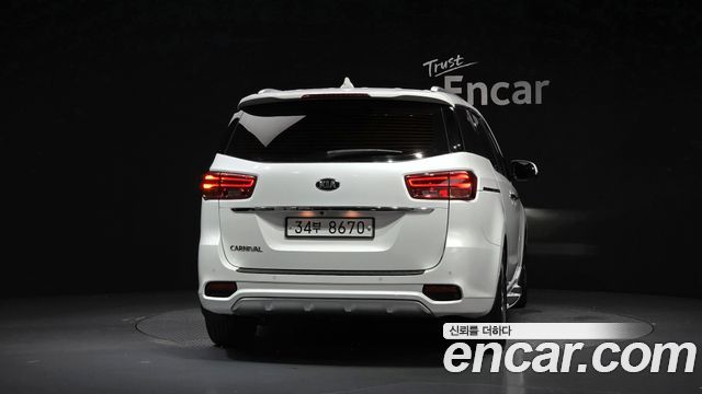 Kia Carnival из Кореи Encar