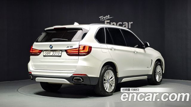 BMW X5 xDrive 30d — пробег 114 452 км — фото 2 из 5