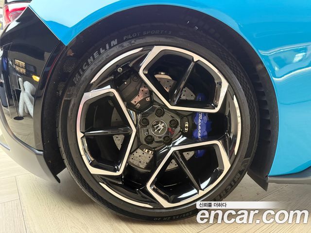 Maserati MC20 из Кореи Encar