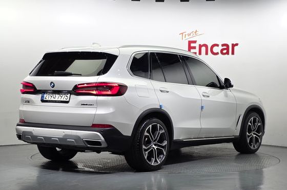 BMW X5 xDrive 40i xLine — пробег 54 059 км — фото 2 из 5