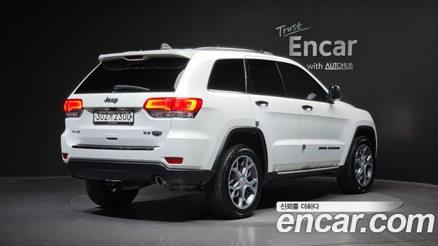 Jeep Cherokee 3.6 Limited WK2 — пробег 67 935 км — фото 2 из 5