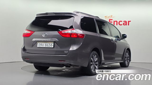 Toyota Sienna 3.5 AWD — пробег 80 125 км — фото 2 из 5