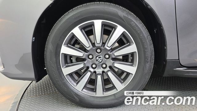Toyota Sienna 3.5 AWD — пробег 80 125 км — фото 5 из 5