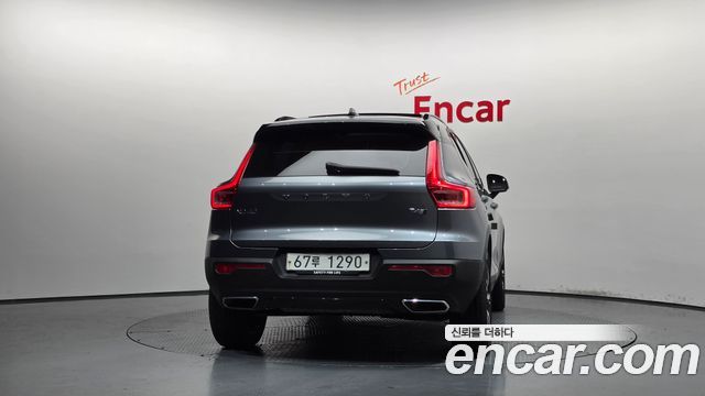 Volvo XC40 T4 R-Design — пробег 151 114 км — фото 4 из 5