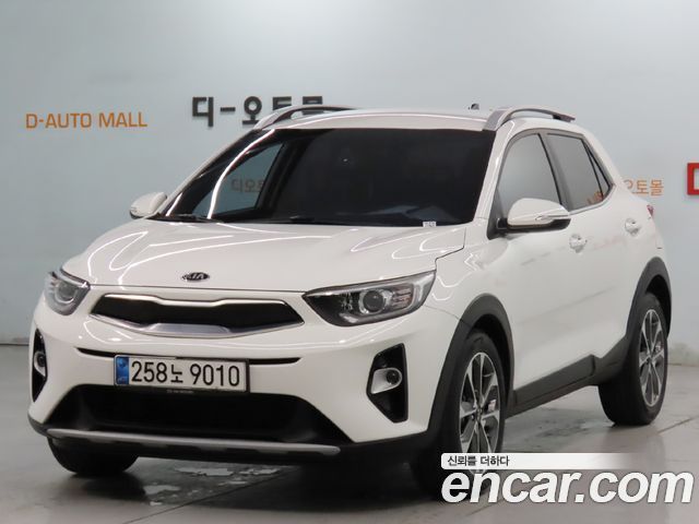 Kia Stonic 1.4 Trendy — пробег 24 700 км — фото 1 из 5
