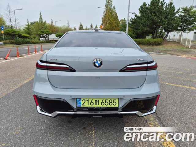 BMW 7-Series 740i xDrive M Sport — пробег 18 200 км — фото 3 из 5
