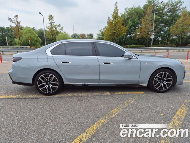BMW 7-Series 740i xDrive M Sport — пробег 18 200 км — фото 5 из 5