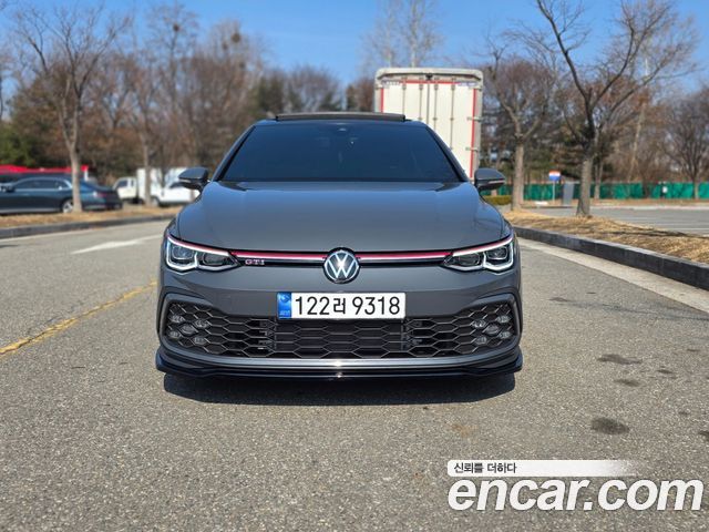 Volkswagen Golf 2.0 GTI — пробег 6 400 км — фото 1 из 5