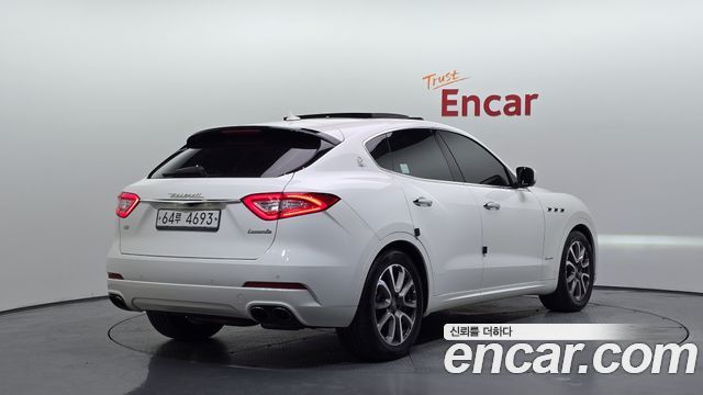 Maserati Levante из Кореи Encar