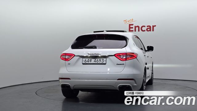 Maserati Levante из Кореи Encar