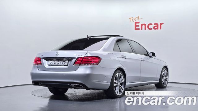 Mercedes-Benz E-Class E300 4MATIC Avantgarde — пробег 74 744 км — фото 2 из 5