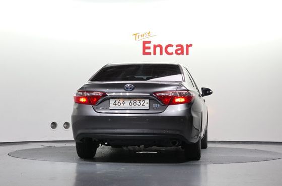 Toyota Camry Hybrid LE — пробег 23 273 км — фото 4 из 5