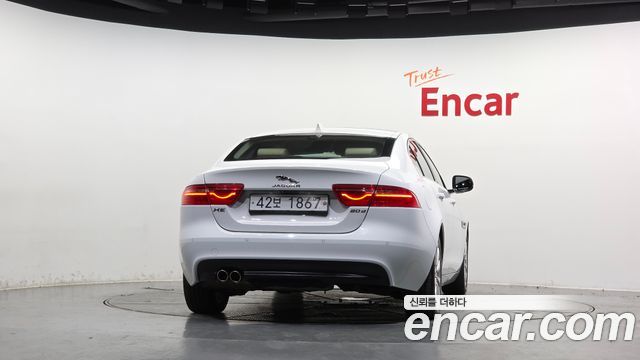 Jaguar XE 20d Prestige — пробег 94 244 км — фото 4 из 5