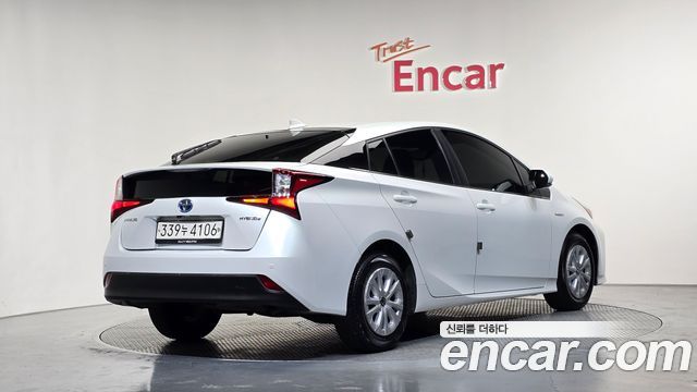 Toyota Prius из Кореи Encar