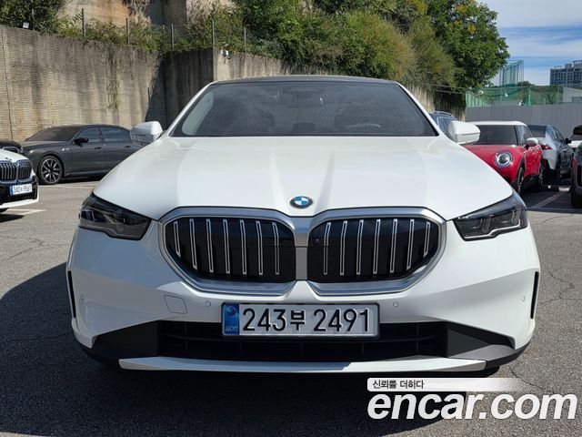 BMW 5-Series 530i xDrive — пробег 7 927 км — фото 3 из 5