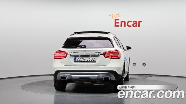 Mercedes-Benz GLA-Class GLA200d 4MATIC Activity Edition — пробег 68 502 км — фото 4 из 5