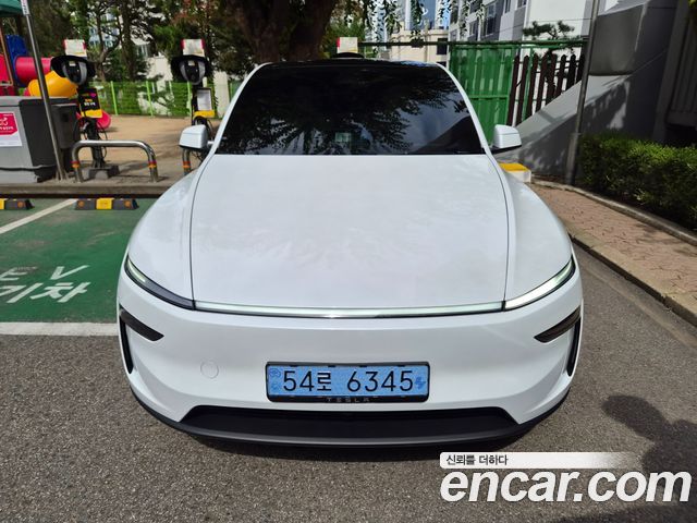 Tesla Model Y Premium RWD — пробег 720 км — фото 1 из 5