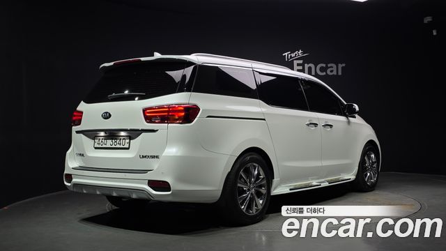 Kia Carnival Gasoline 7-Seater Limousine President — пробег 78 850 км — фото 2 из 5