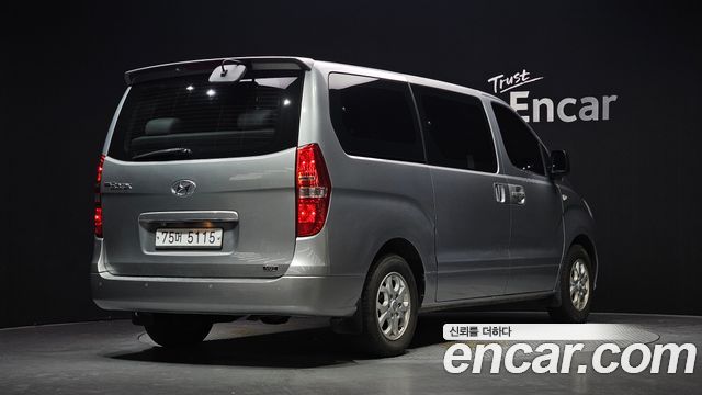 Hyundai Starex 12-Seater LPi Wagon CVX Luxury — пробег 178 001 км — фото 2 из 5