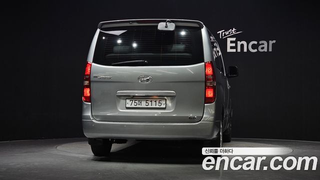 Hyundai Starex 12-Seater LPi Wagon CVX Luxury — пробег 178 001 км — фото 4 из 5