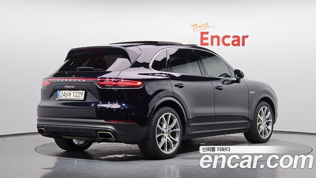 Porsche Cayenne 3.0 E-Hybrid — пробег 75 949 км — фото 2 из 5