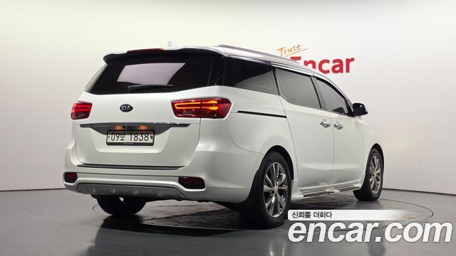 Kia Carnival из Кореи Encar