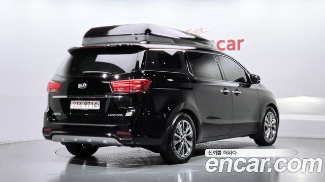Kia Carnival Gasoline 7-Seater Limousine President — пробег 89 432 км — фото 2 из 5