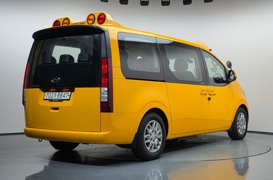 Hyundai Staria L3.5 Kinder Safety Car 11-Seater — пробег 87 129 км — фото 2 из 5