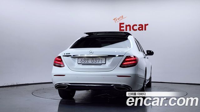 Mercedes-Benz E-Class E300 Avantgarde — пробег 108 887 км — фото 4 из 5