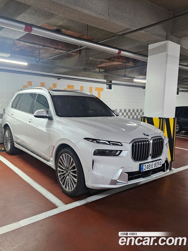 BMW X7 xDrive 40i Design Pure Excellence 7-Seater — пробег 22 213 км — фото 1 из 5