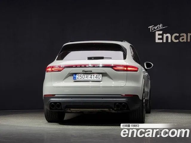 Porsche Cayenne 3.0 E-HYBRID PLATINUM EDITION — пробег 33 500 км — фото 4 из 5