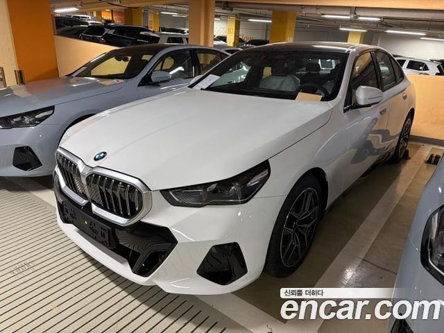 BMW 5-Series 520i M Sport — пробег 5 км — фото 1 из 5