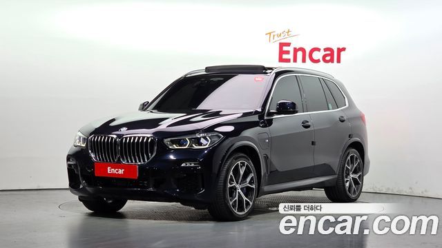 BMW X5 xDrive 45e M Sport — пробег 79 048 км — фото 1 из 5
