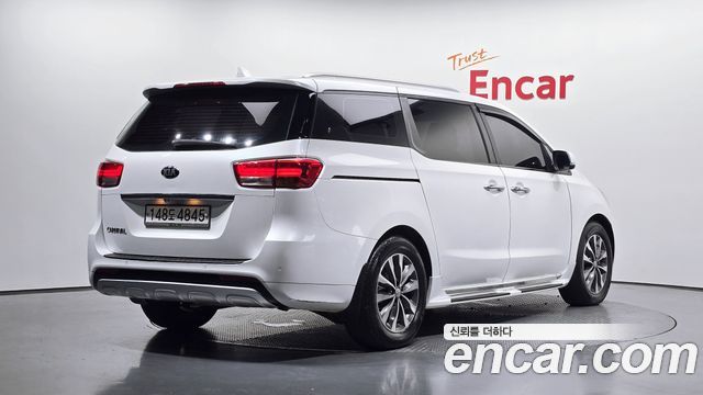 Kia Carnival из Кореи Encar