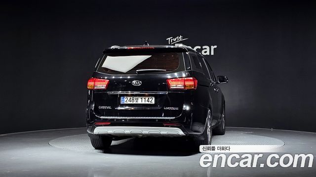 Kia Carnival 7-seater Limousine VIP — пробег 151 016 км — фото 4 из 5
