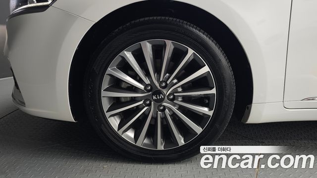 Kia K7 из Кореи Encar