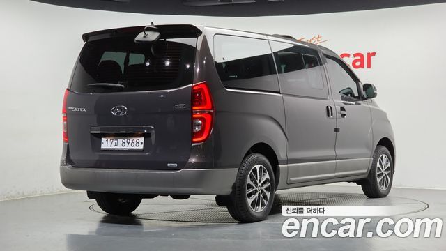 Hyundai Starex 4WD Urban 9-Seater Exclusive — пробег 156 444 км — фото 2 из 5