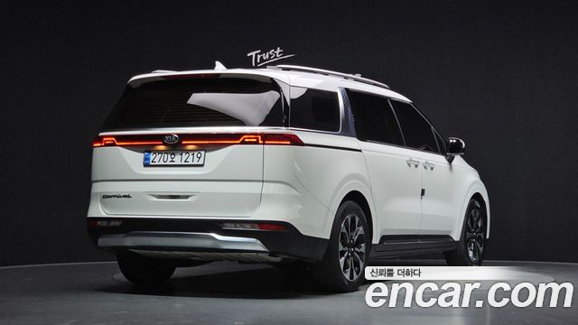 Kia Carnival из Кореи Encar